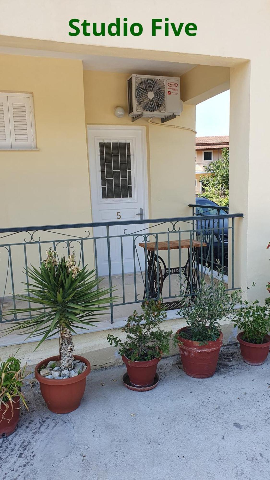 Kivotos Villa Studios Roda  Exterior foto